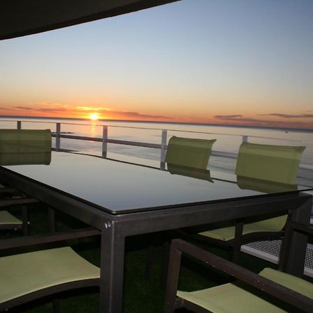 Apartamento En Primera Linea/Beachfront Apartment Фуэнхирола Экстерьер фото