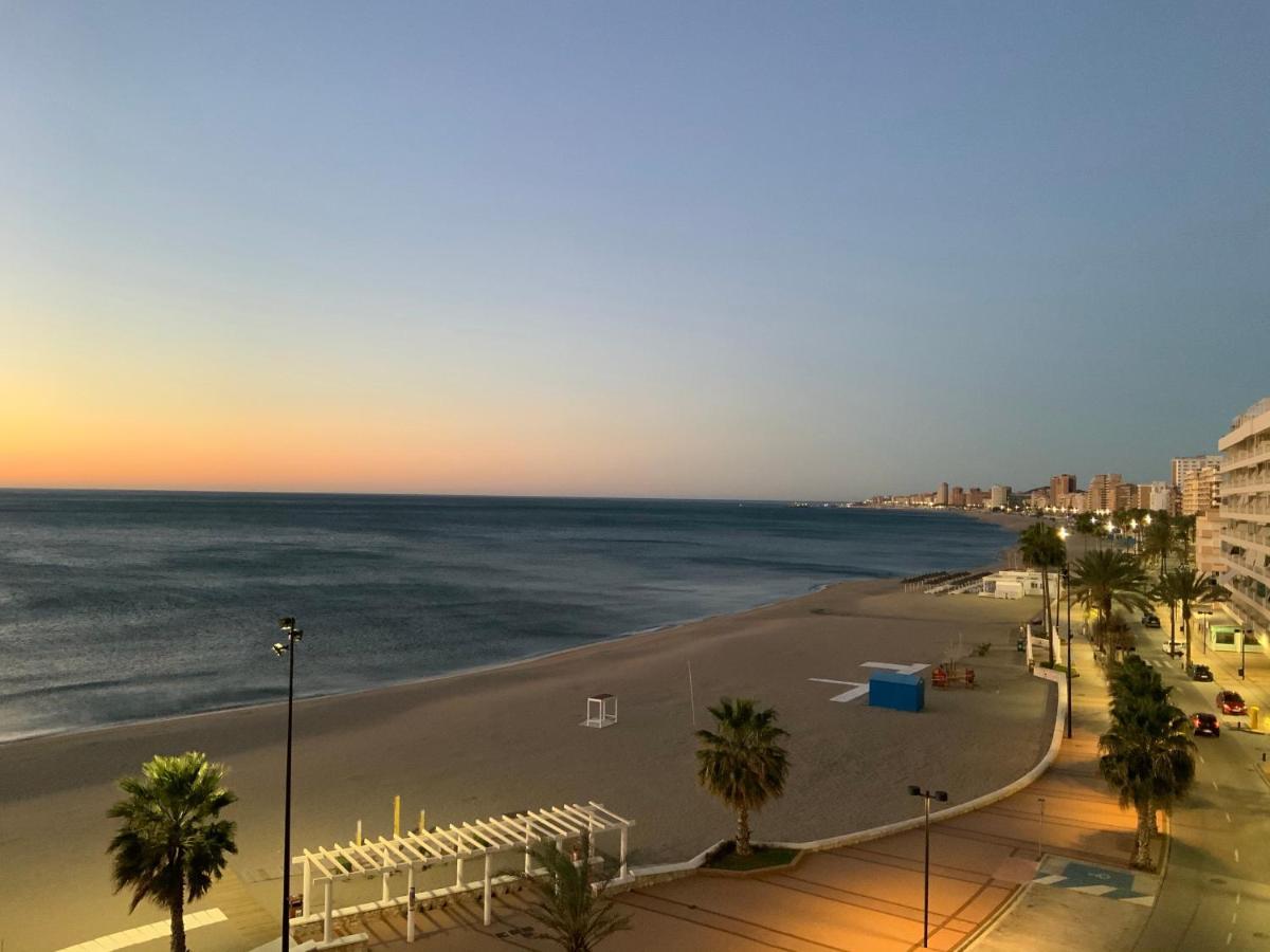 Apartamento En Primera Linea/Beachfront Apartment Фуэнхирола Экстерьер фото