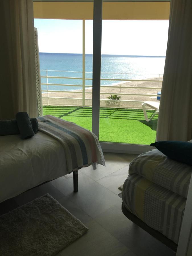Apartamento En Primera Linea/Beachfront Apartment Фуэнхирола Экстерьер фото