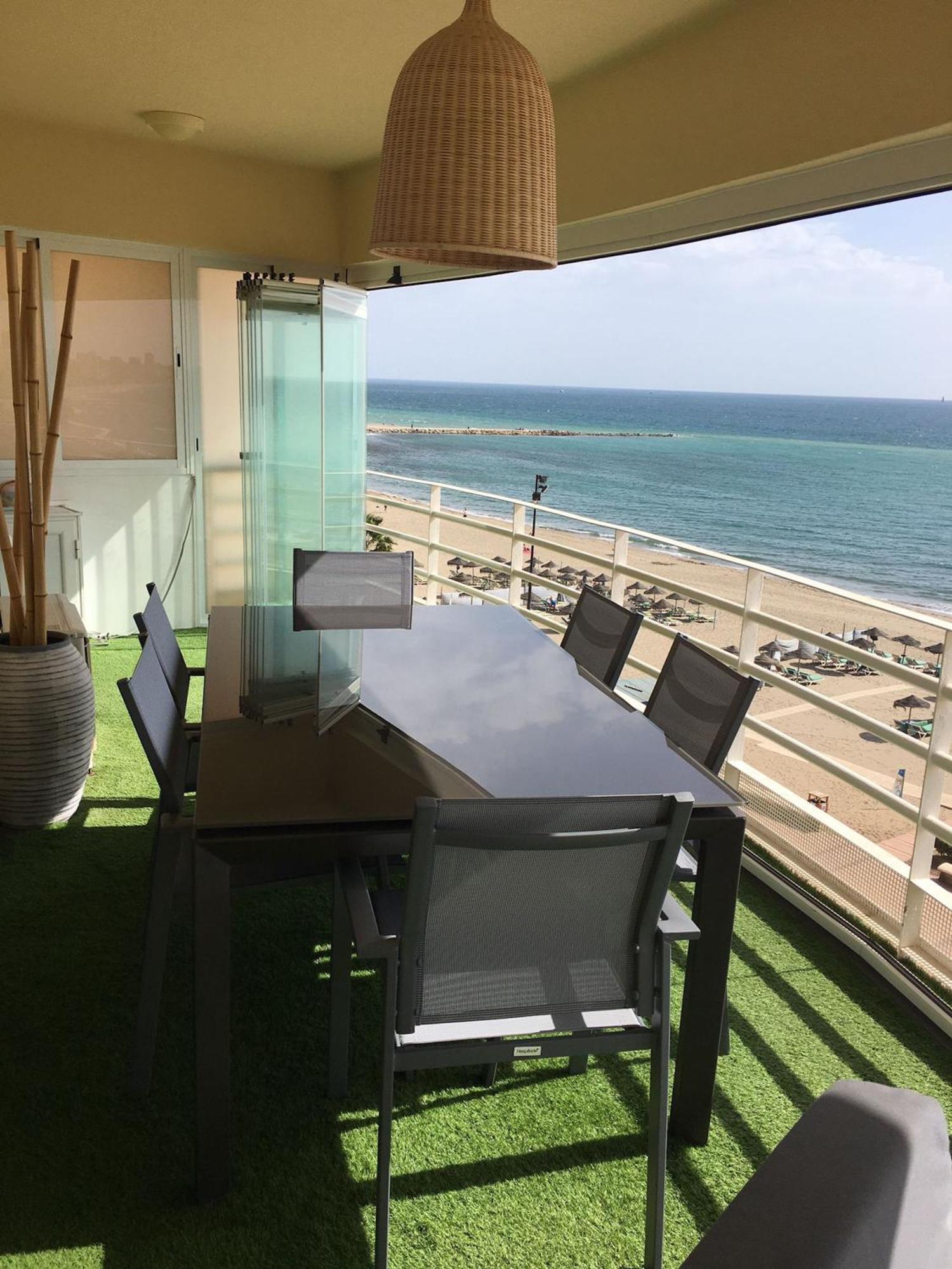 Apartamento En Primera Linea/Beachfront Apartment Фуэнхирола Экстерьер фото