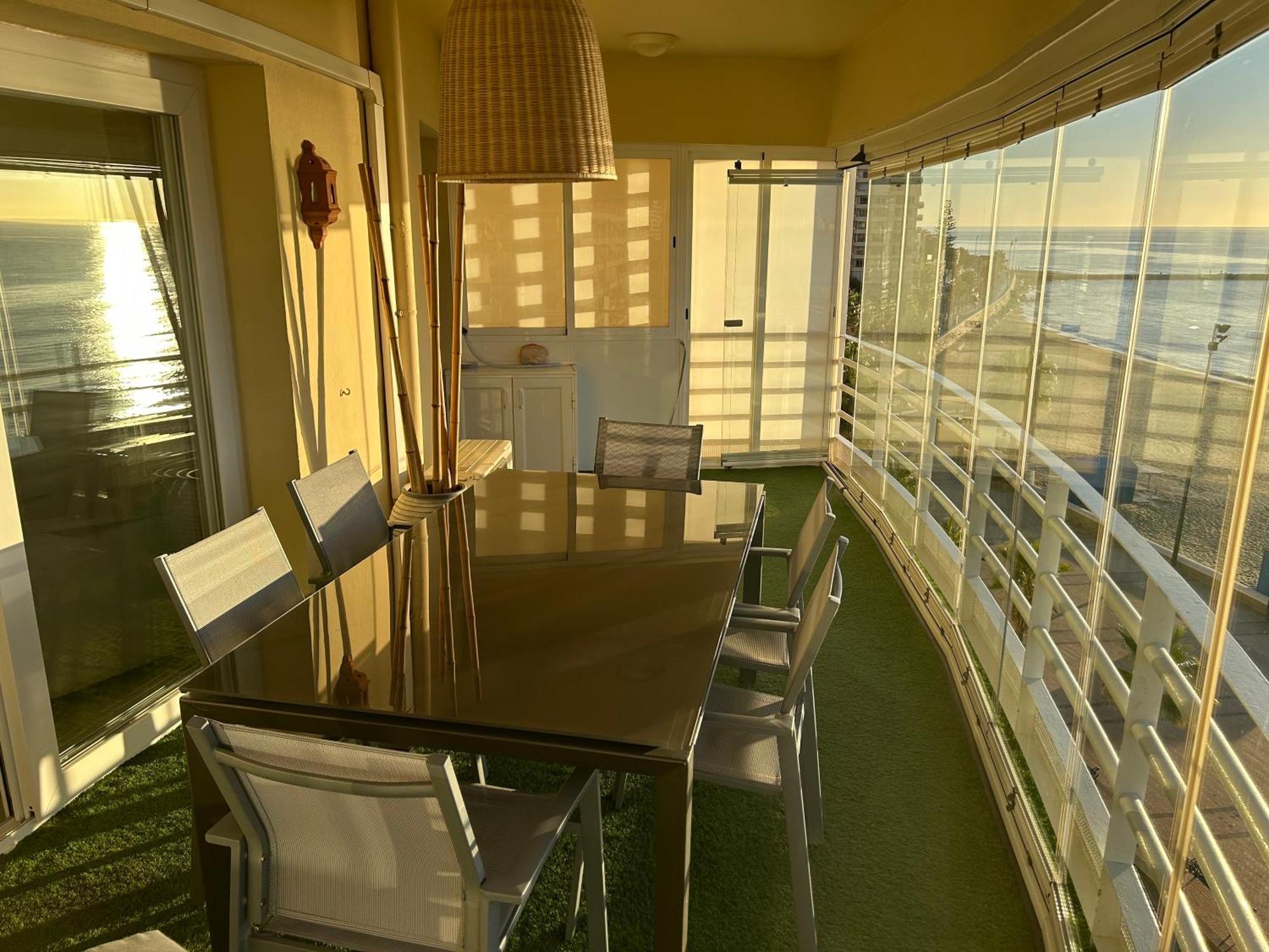 Apartamento En Primera Linea/Beachfront Apartment Фуэнхирола Экстерьер фото