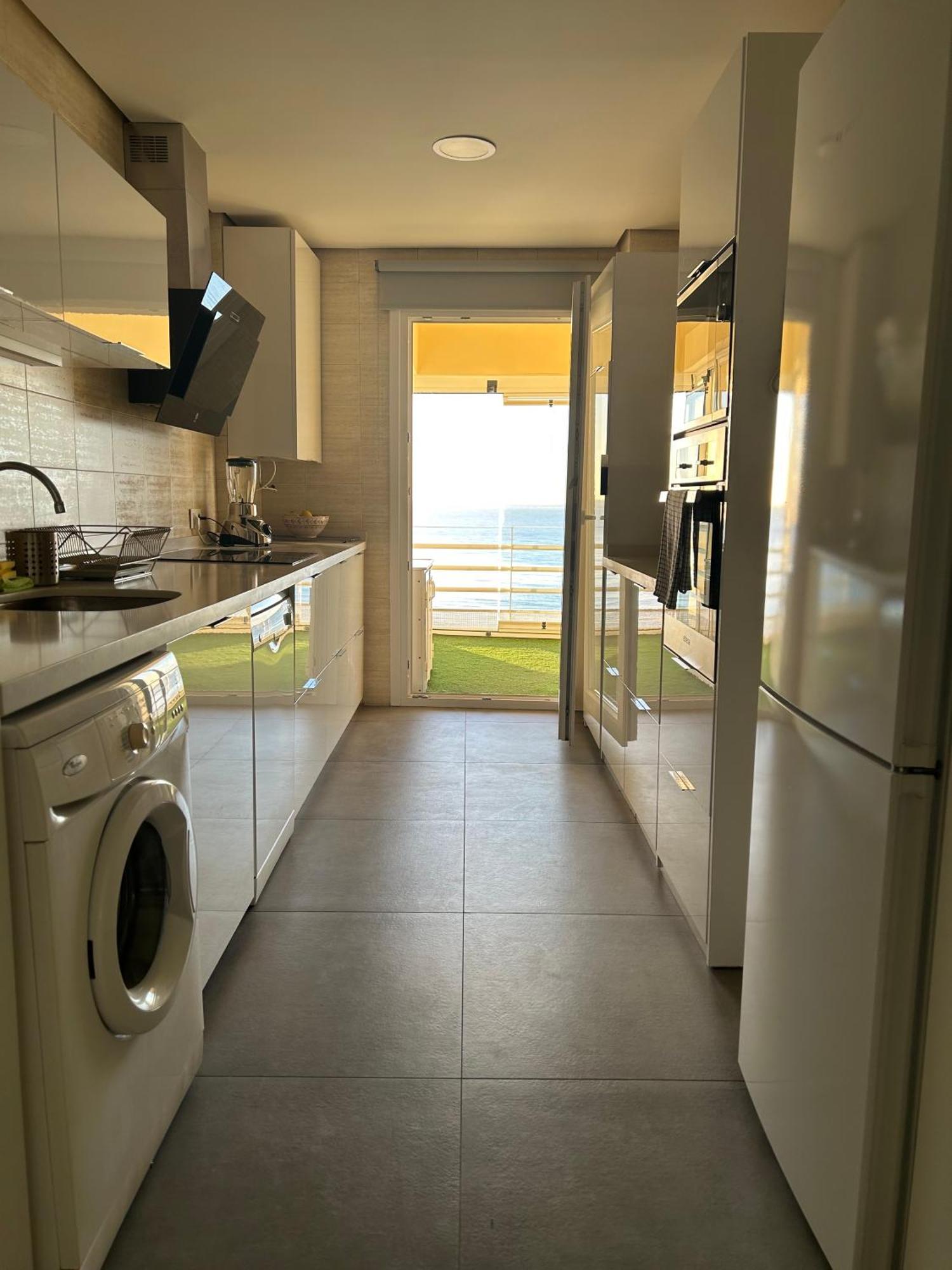 Apartamento En Primera Linea/Beachfront Apartment Фуэнхирола Экстерьер фото