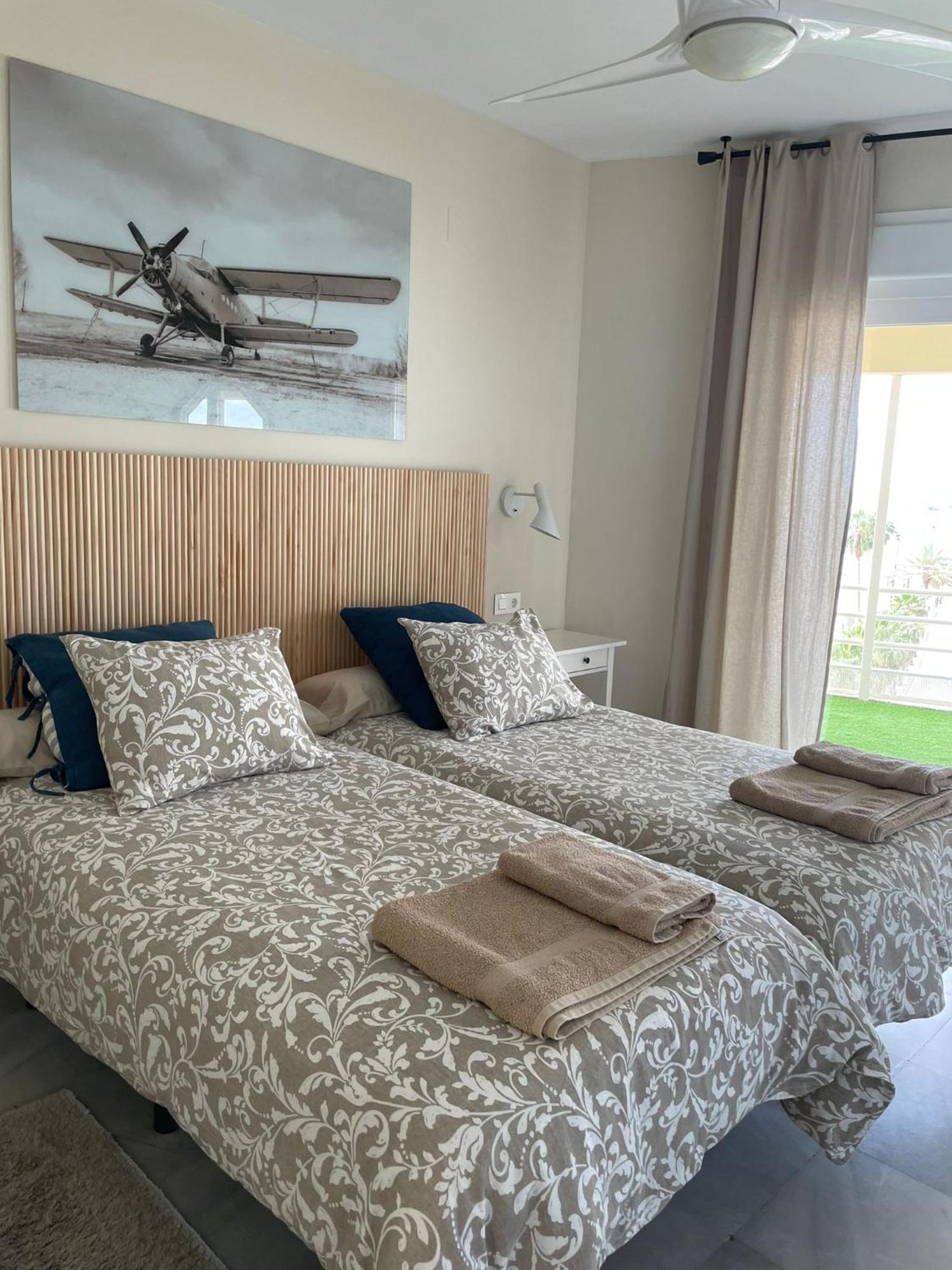 Apartamento En Primera Linea/Beachfront Apartment Фуэнхирола Экстерьер фото