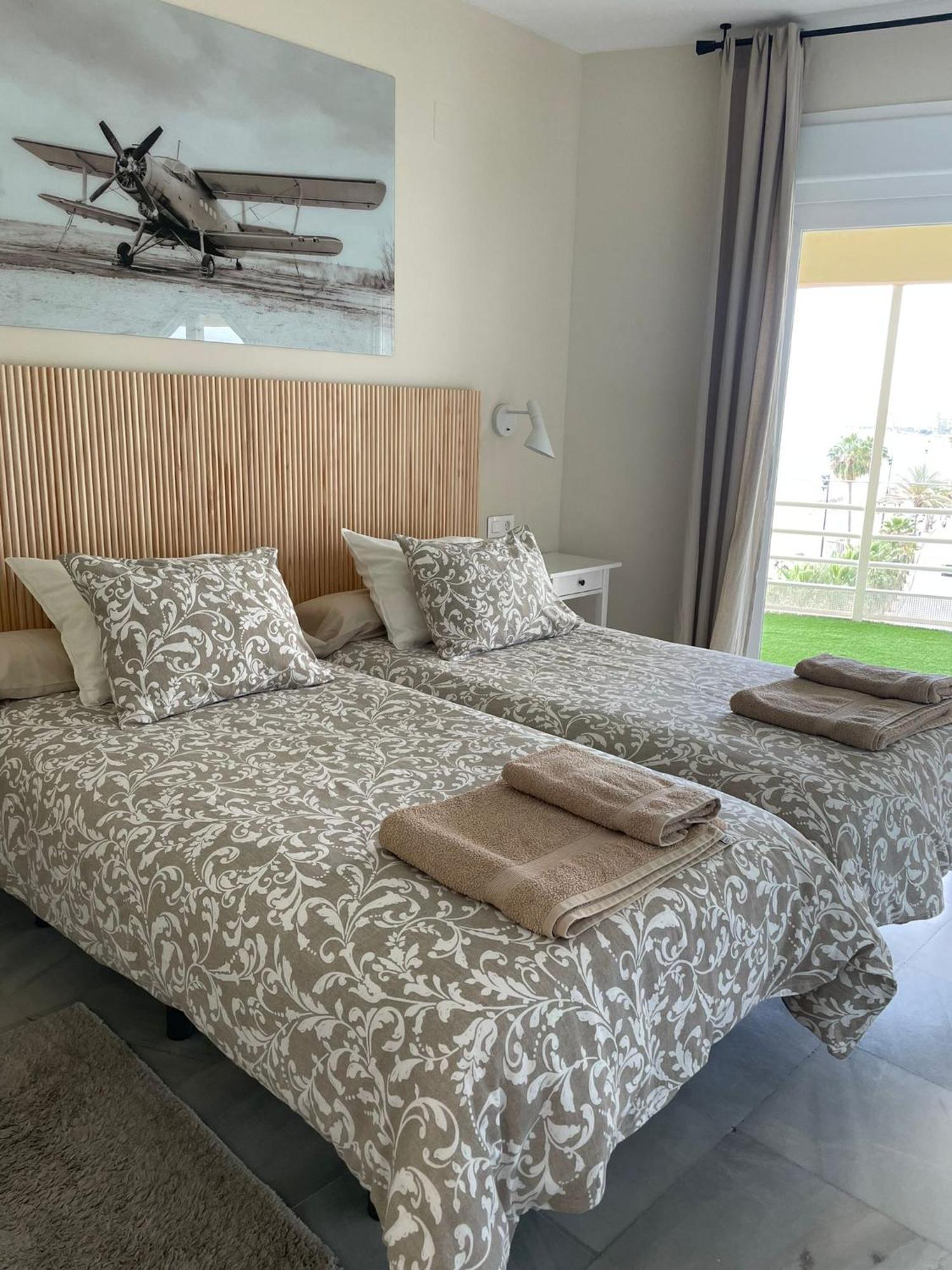 Apartamento En Primera Linea/Beachfront Apartment Фуэнхирола Экстерьер фото